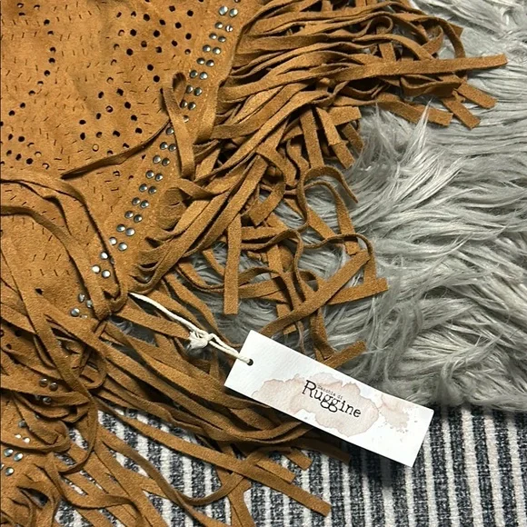 NWT Vegan Leather Fringed Camel Wrap - Picture 2 of 2